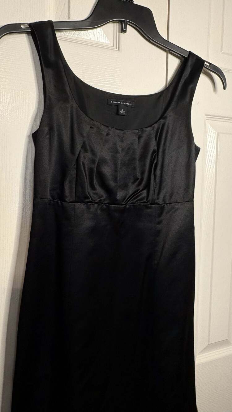 Banana Republic Black Satin Pleated Scoop Neck Sheath Dress Size 2 #537 - Picture 7 of 8